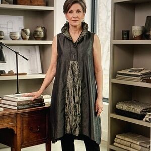 Sleeveless Tunic with Structured Collar by Terra size Small S317
